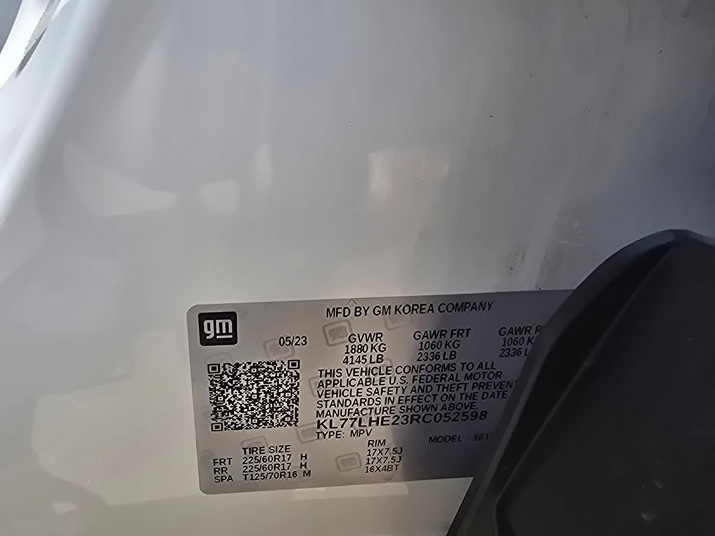 Used 2024 Summit White Chevrolet LT image 13