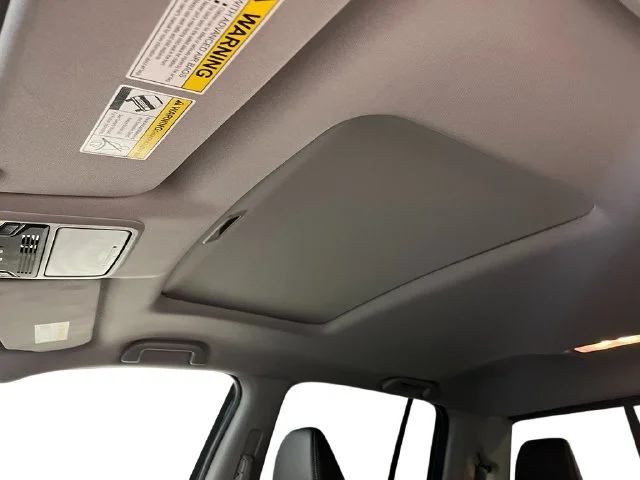New 2026 Platinum White Pearl Honda RTL image 24