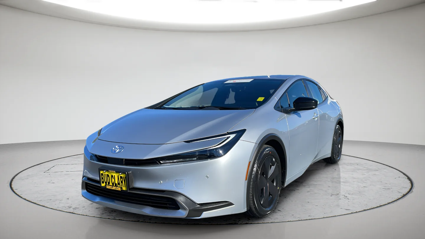 Certified Used 2024  Toyota SE image 1
