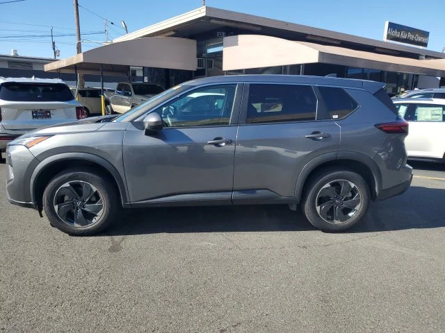 Used 2024 Gray Nissan SV image 2