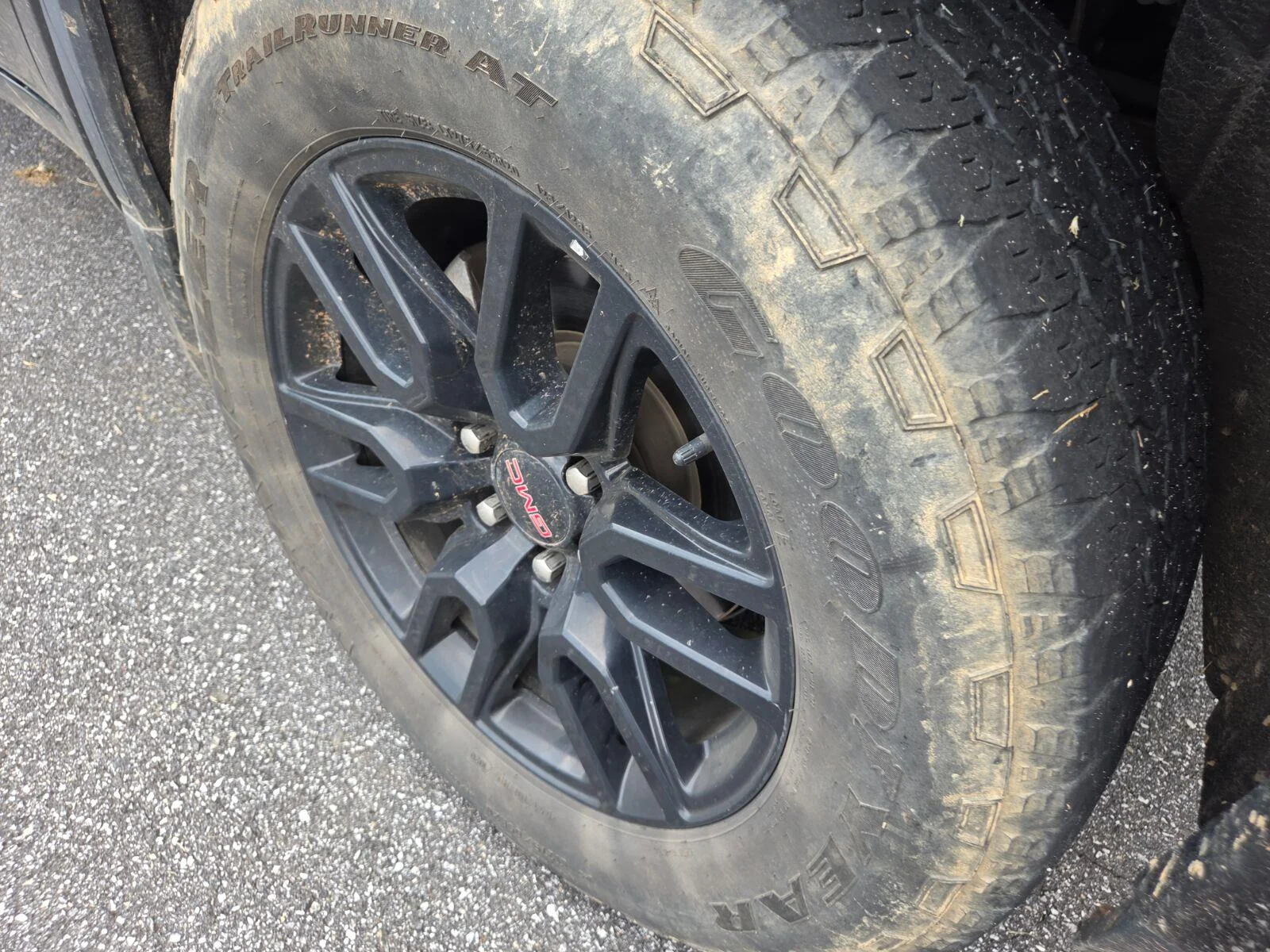 Used 2020 ONYX BLACK GMC Elevation image 4