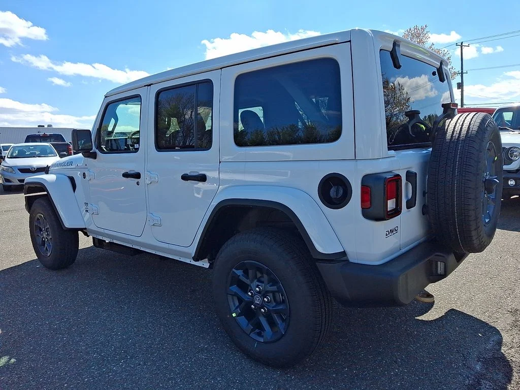 New 2026 Bright White Clear-Coat Exterior Paint Jeep 85th Anniversary Edition image 3