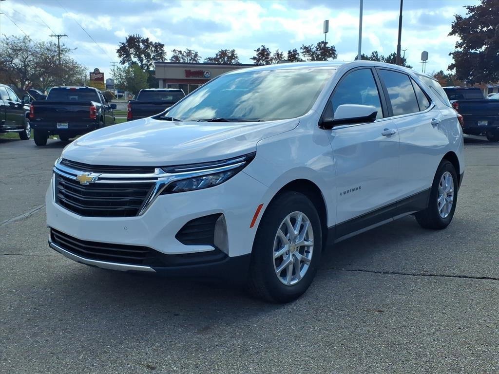 2023 Chevrolet Equinox LT photo 3