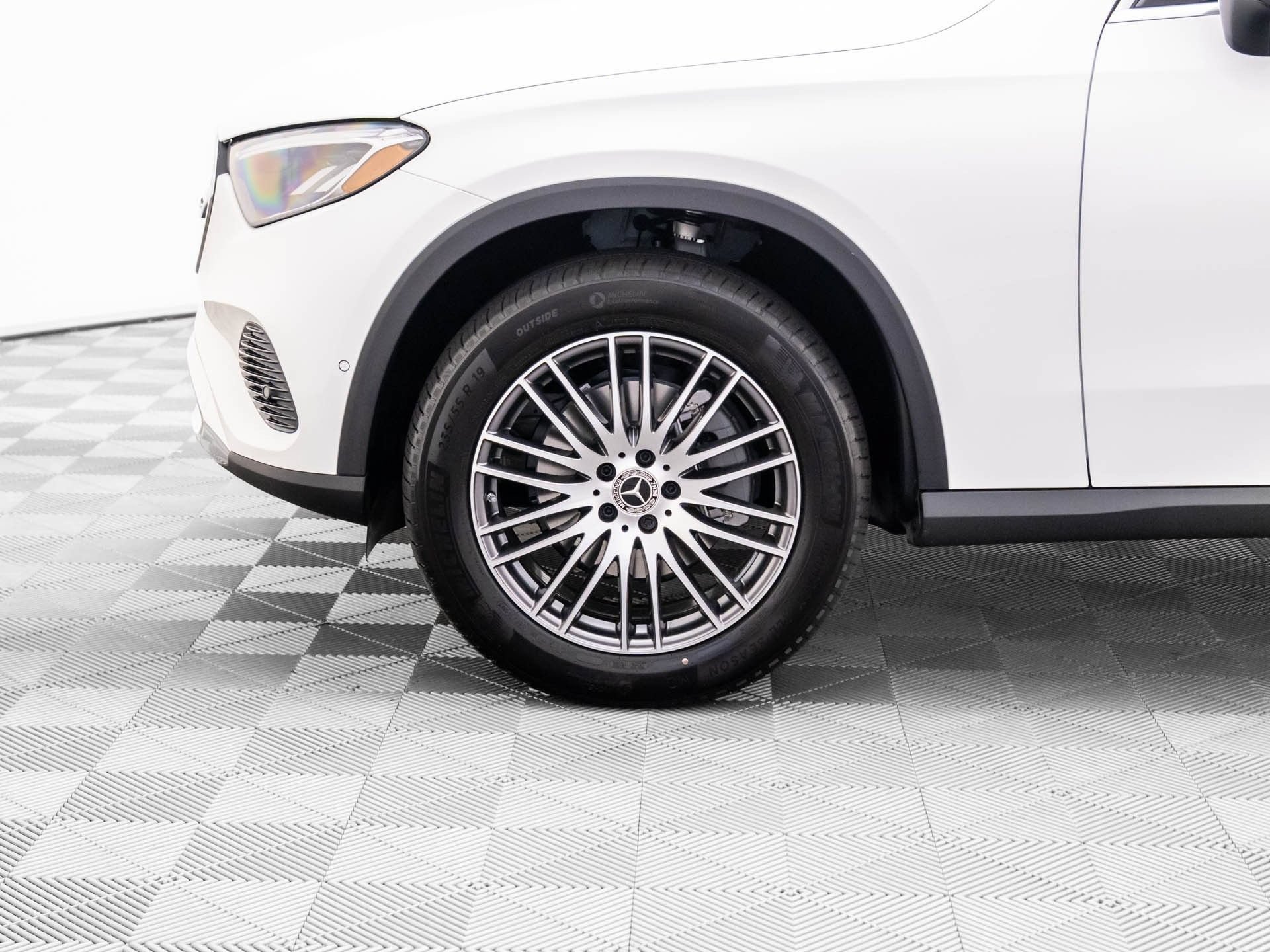 New 2026 Polar White Mercedes-Benz GLC 300 image 68
