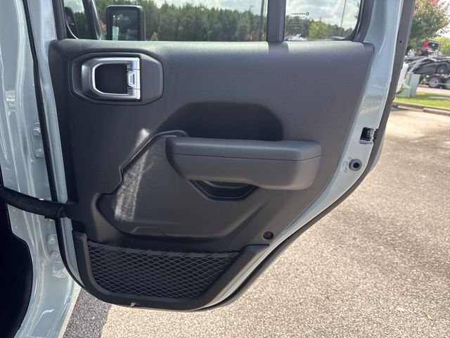 New 2026 White/off-white Jeep Sport S image 15