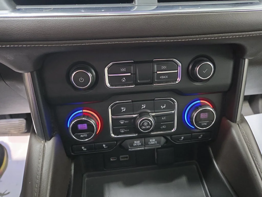 Used 2021 Gray Chevrolet Z71 image 45
