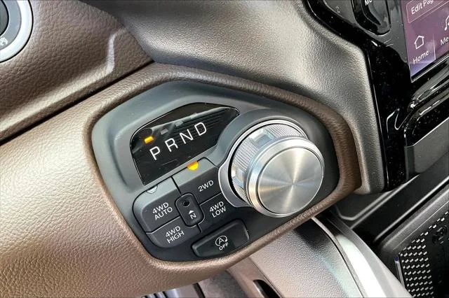 New 2026 Ivory White Tri-Coat Pearl-Coat Exterior Paint RAM LARAMIE image 29