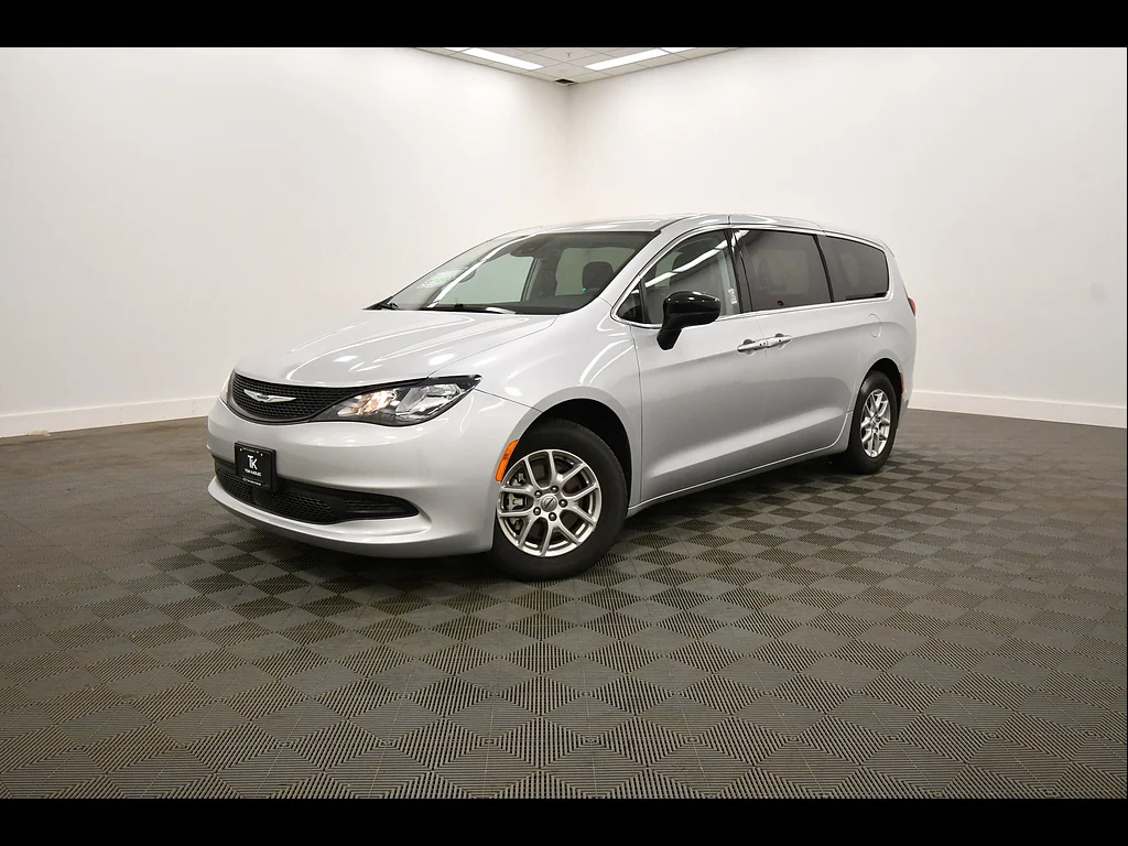 Used 2024 Silver Mist Clear Coat Chrysler LX image 2