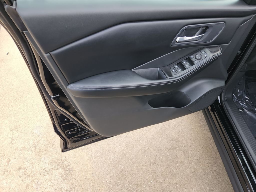 Used 2025 Black Nissan SV image 27