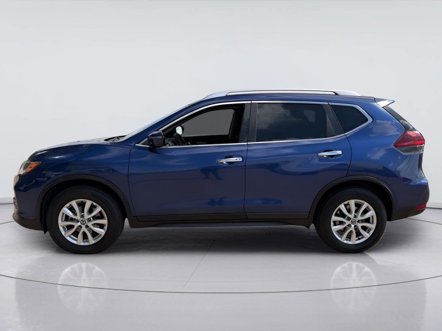 Used 2019 Caspian Blue Metallic Nissan SV image 8