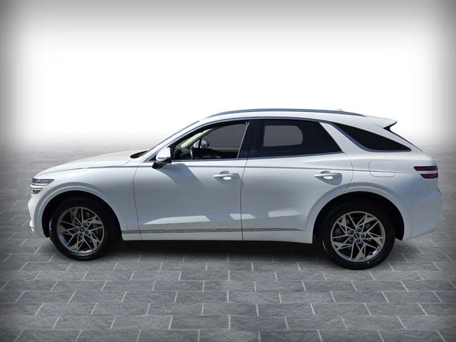 Used 2025 White Genesis 2.5T image 4