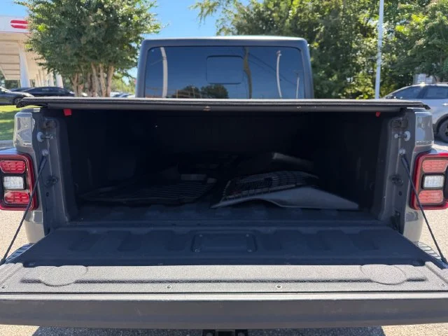 Used 2020 Sting-Gray Clearcoat Jeep Rubicon image 31