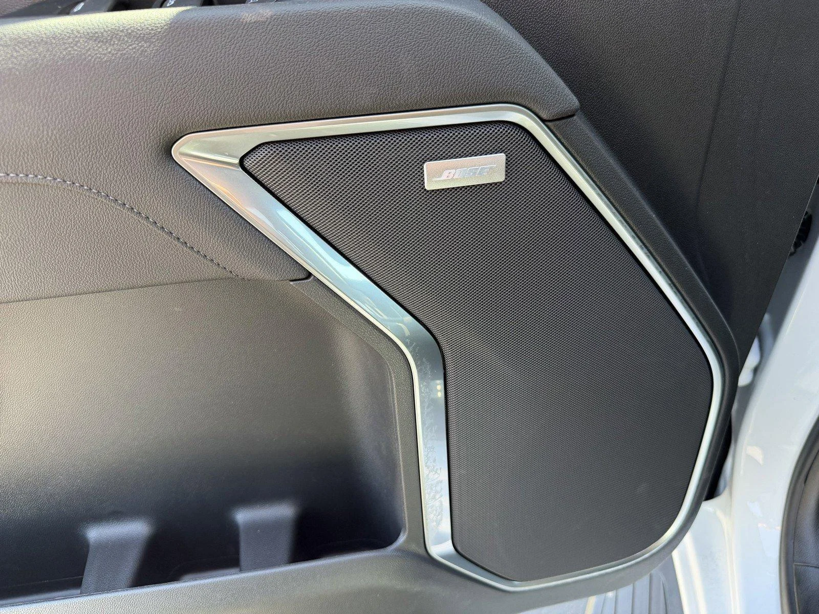 New 2026 Summit White GMC SLT image 19