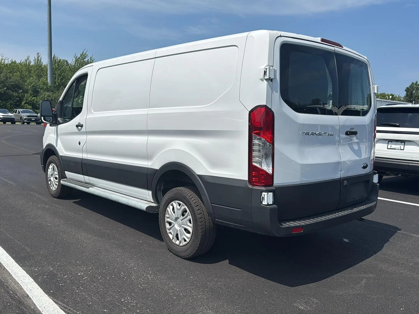 Used 2025 Oxford White Ford 250 image 3