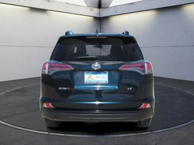 Used 2018 Aqua Toyota LE image 7