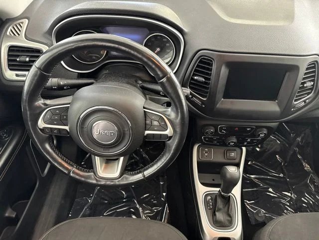 Used 2018 Blue Jeep Sport image 27