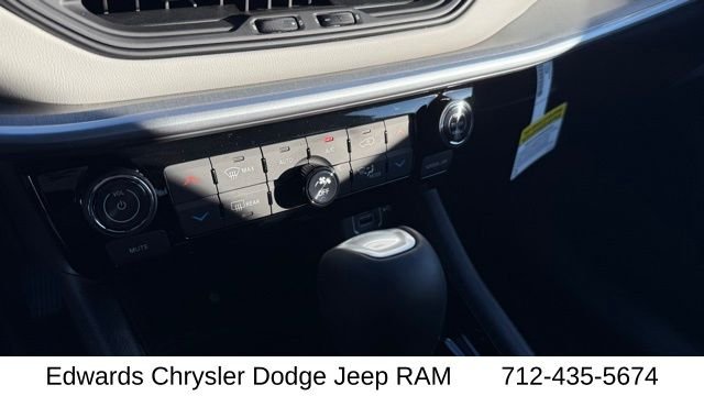 New 2026 Diamond Black Crystal Pearlcoat Jeep Limited image 26