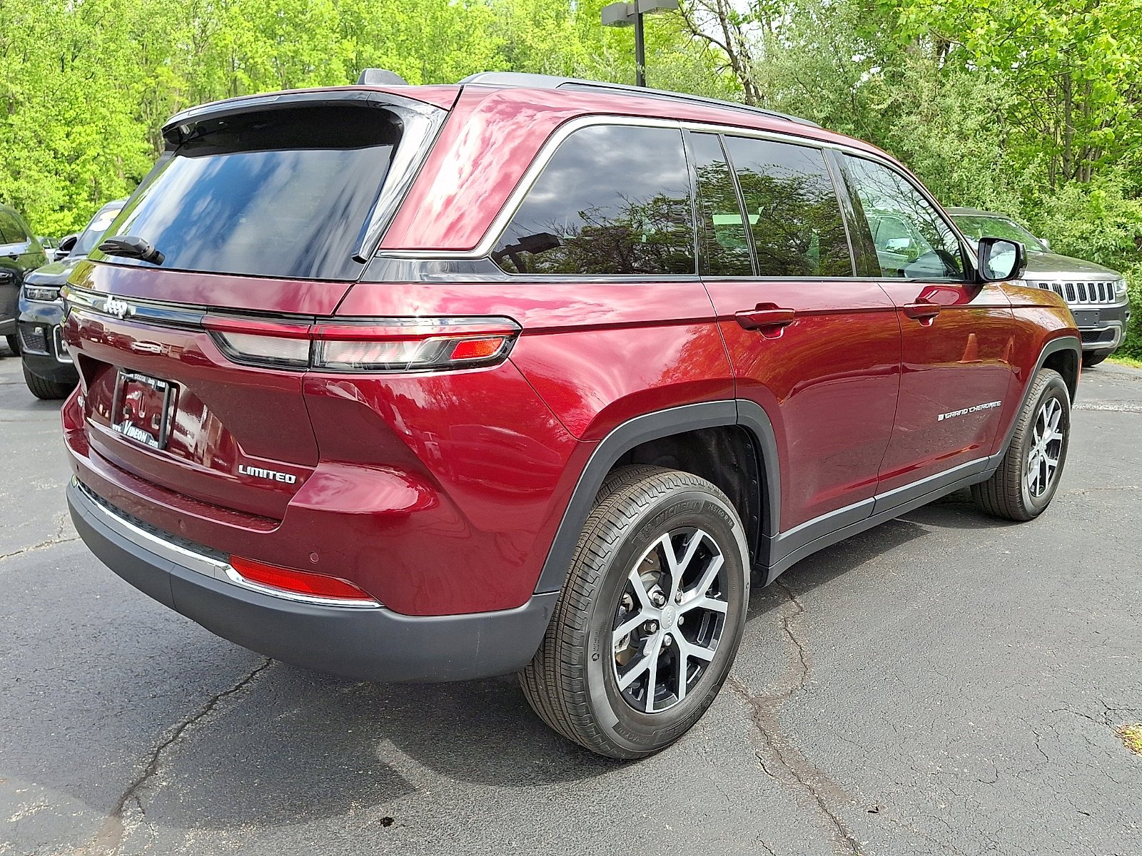 Certified Used 2025 Velvet Red Pearlcoat Jeep Limited image 6