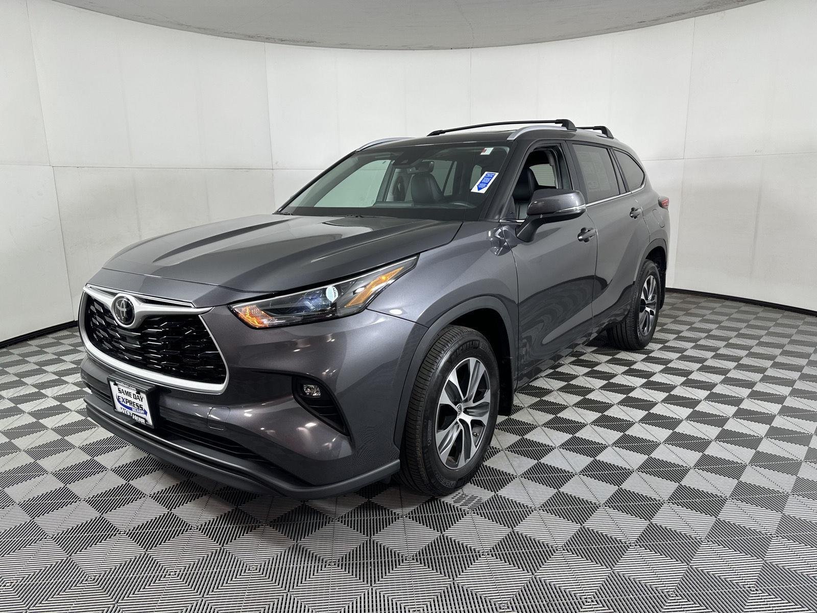 Used 2023 Magnetic Gray Metallic Toyota XLE image 21