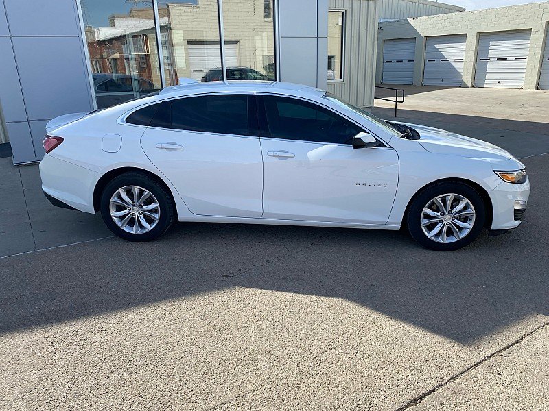 Used 2021 Chevrolet Malibu 1LT with VIN 1G1ZD5ST0MF004447 for sale in Kansas City