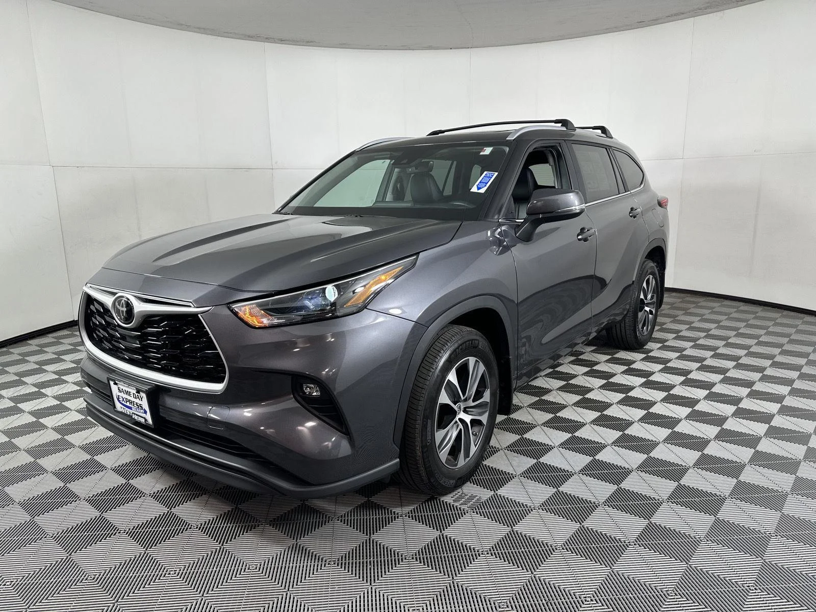 Used 2023 Magnetic Gray Metallic Toyota XLE image 21