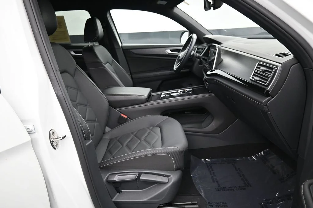 2025 Volkswagen Atlas Cross Sport SE w/Tech - Photo 19