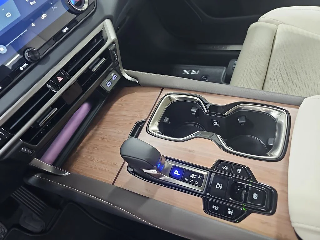 New 2026 Eminent White Pearl Lexus LUXURY image 24