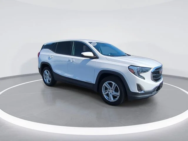 Used 2018 White GMC SLE image 2
