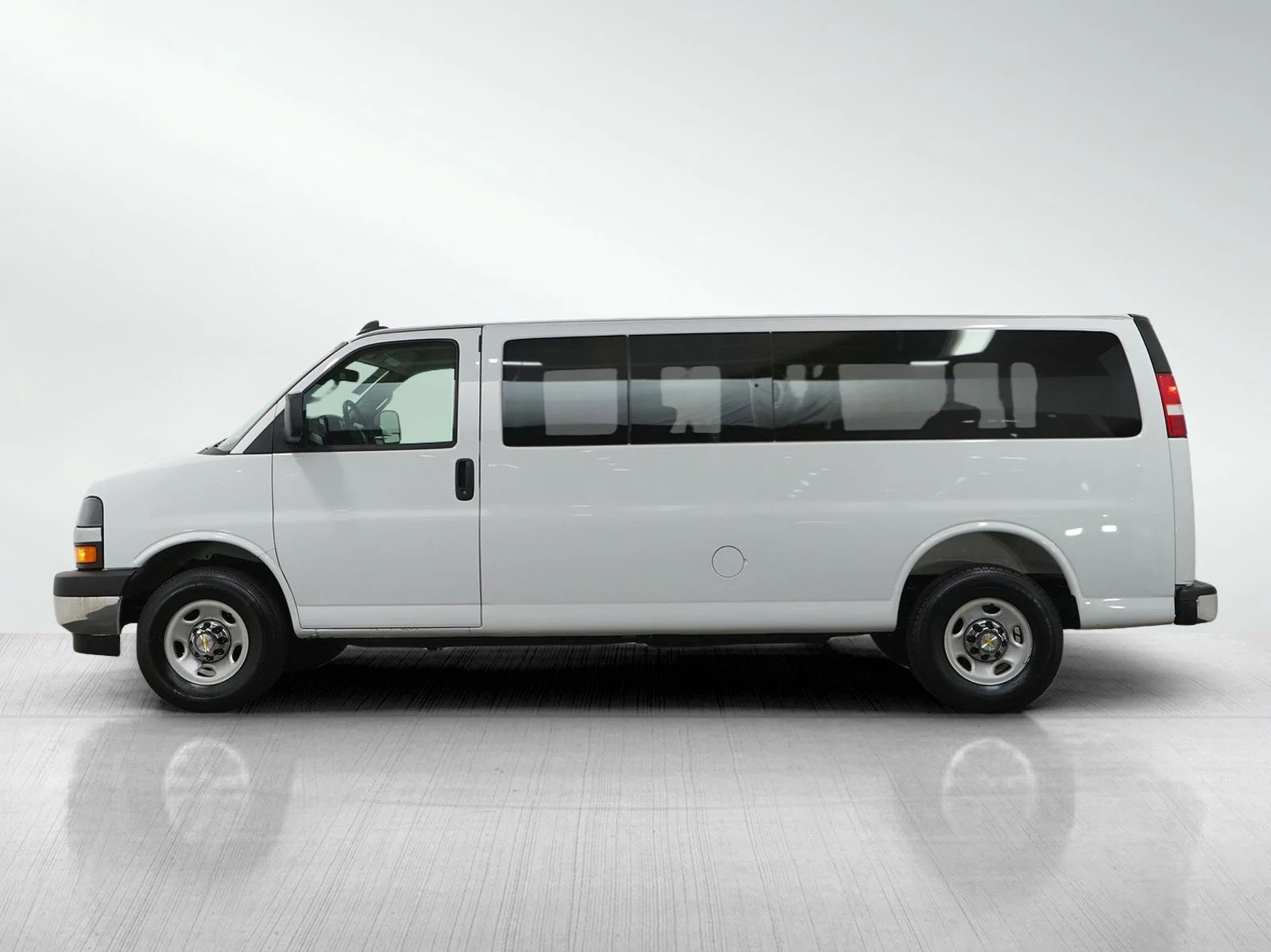Used 2025 Chevrolet Express Passenger LT with VIN 1GAZGPF7XS1162210 for sale in Burnsville, Minnesota