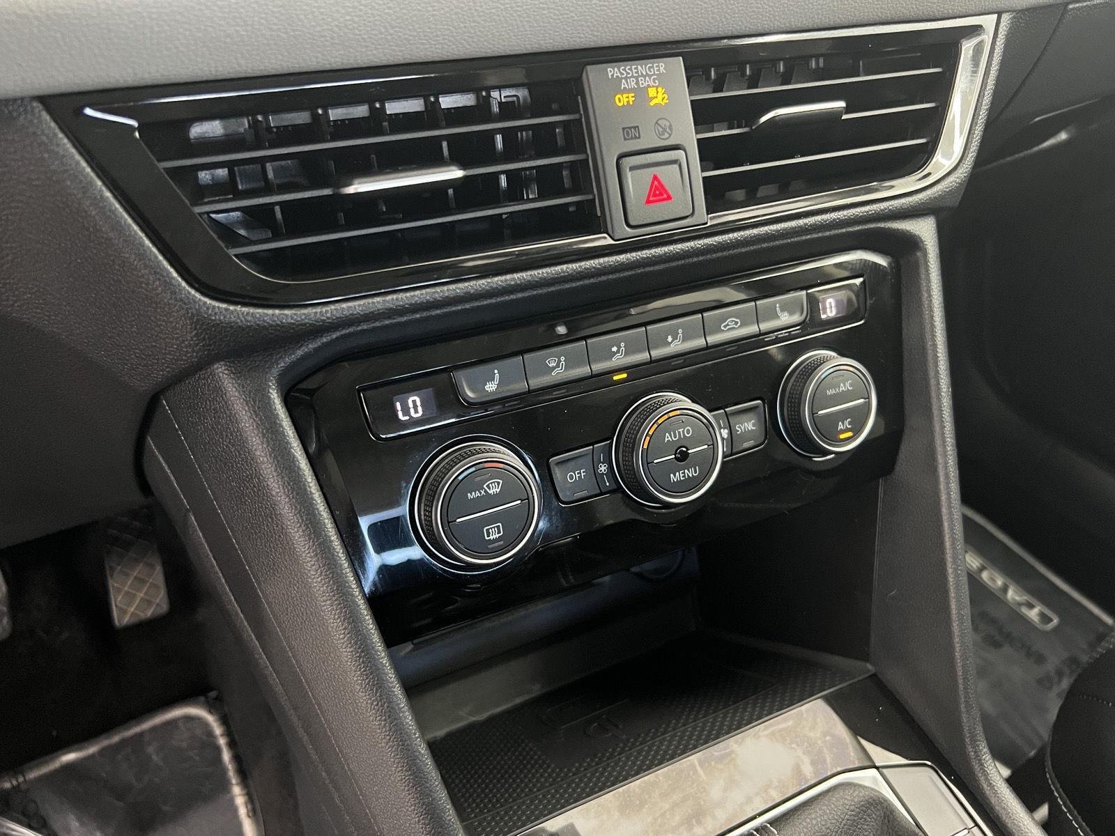 2023 Volkswagen Taos SEL - Photo 18
