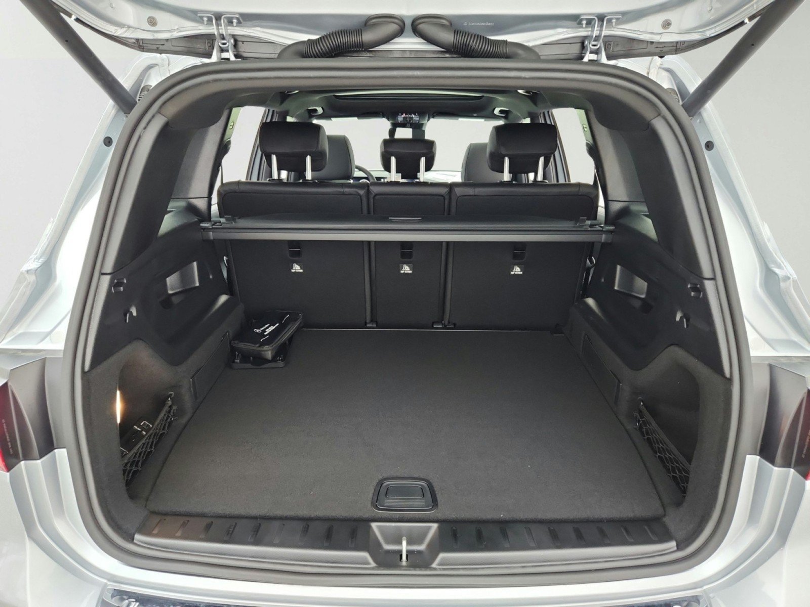 New 2026 Cirrus Silver Metallic Mercedes-Benz GLB 250 SUV image 56