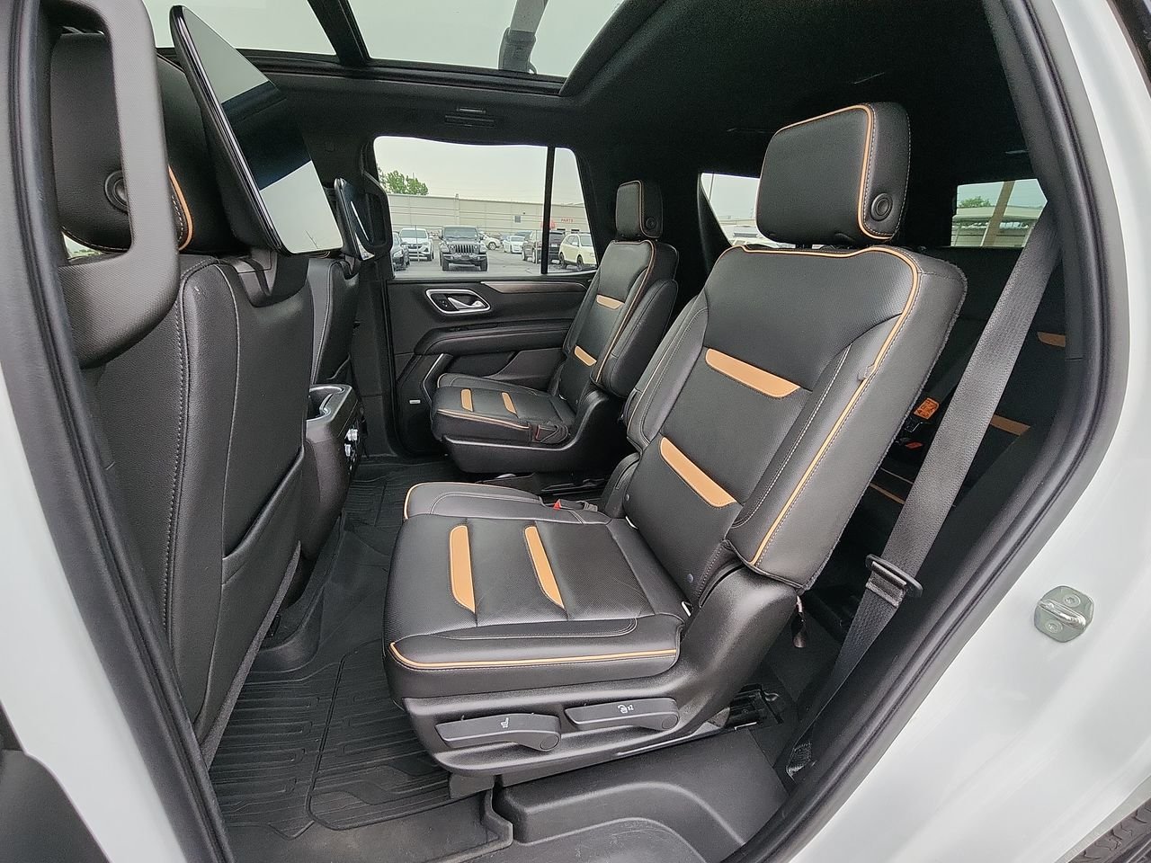 Used 2021 White GMC AT4 image 23