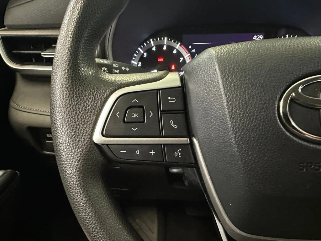 Used 2023 Wind Chill Pearl Toyota L image 10