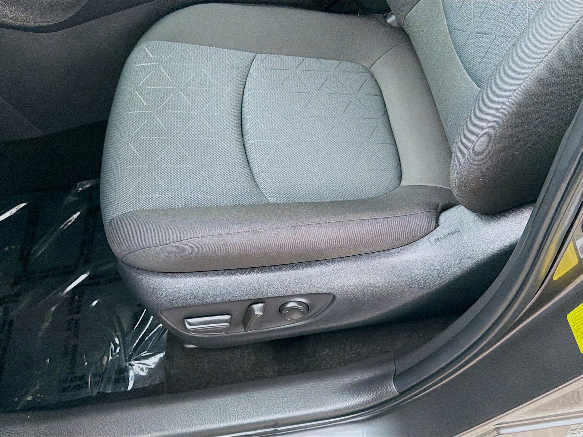 Used 2025 Magnetic Gray Metallic Toyota Hybrid XLE image 17