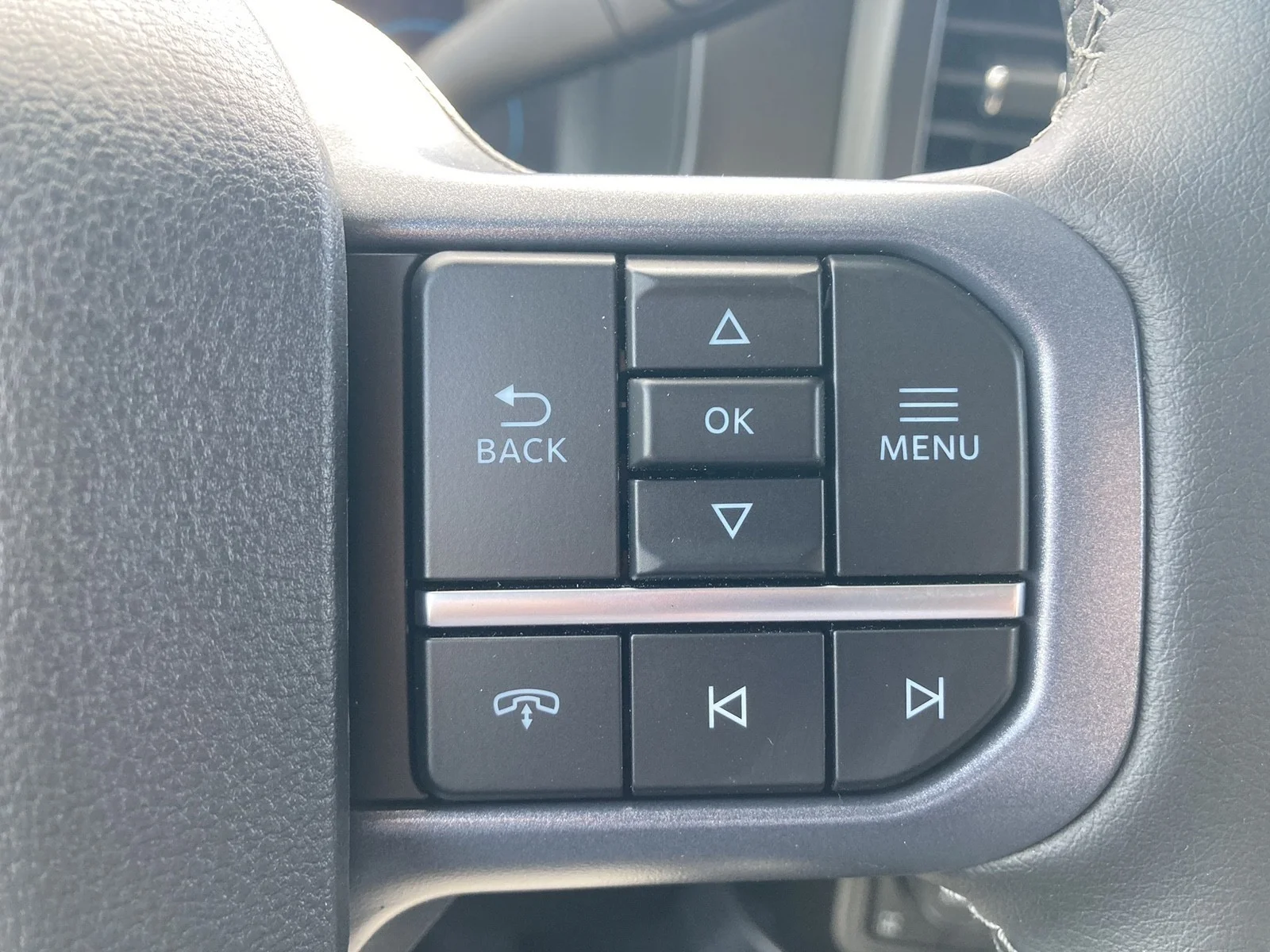 New 2026 Glacier Gray Metallic Tri-Coat Ford F-350® Lariat® image 18