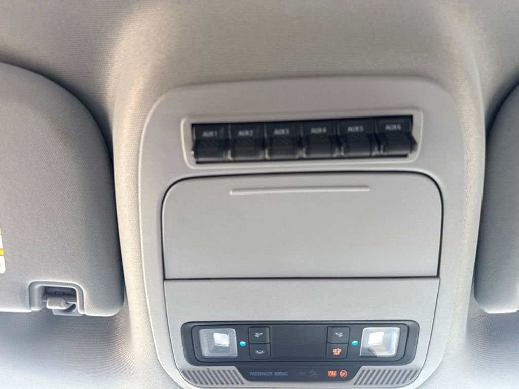 Used 2024 Oxford White Ford XLT image 27