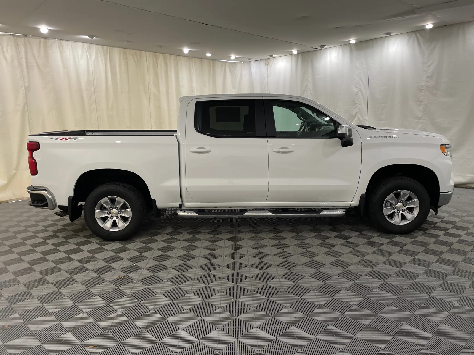 2026 Chevrolet Silverado 1500 LT - Photo 4