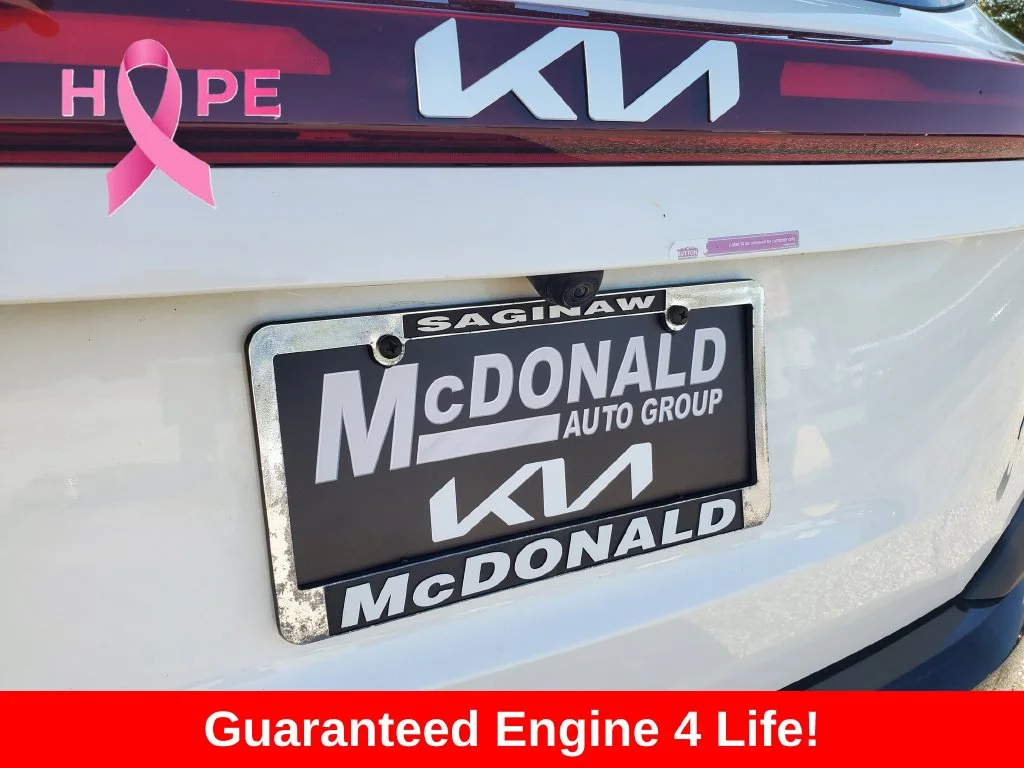 Used 2025 White Kia S image 34