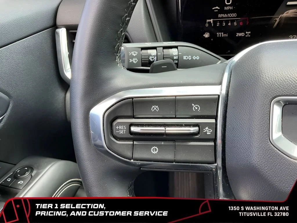 Used 2025 Summit White GMC Elevation image 19
