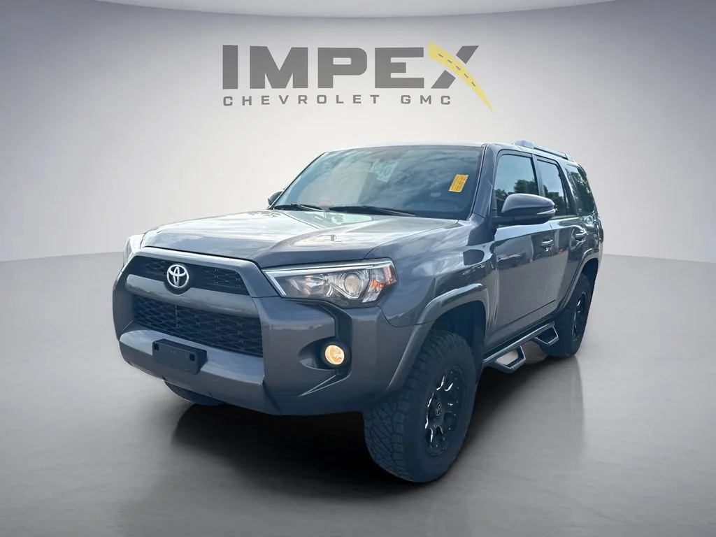 Used 2018  Toyota SR5 image 1