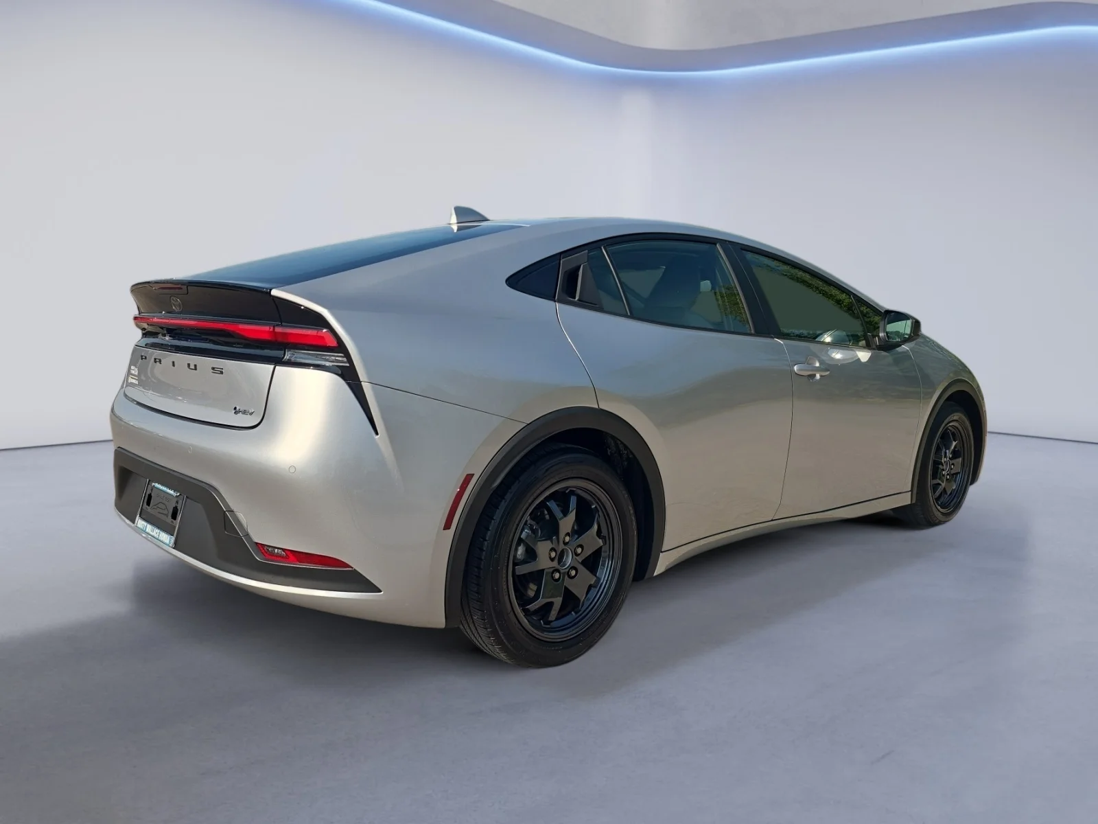 2025 Toyota Prius LE - Photo 6