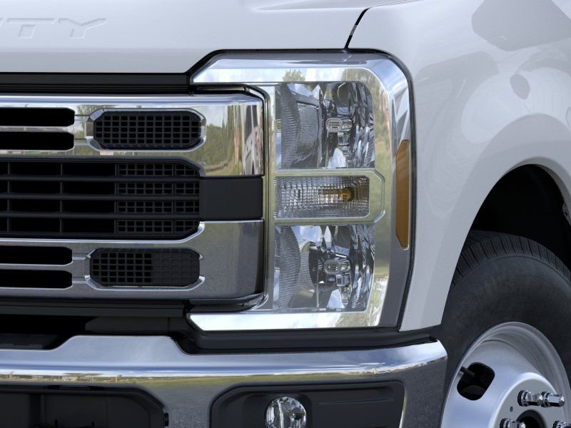 New 2026 Oxford White Ford XL image 19