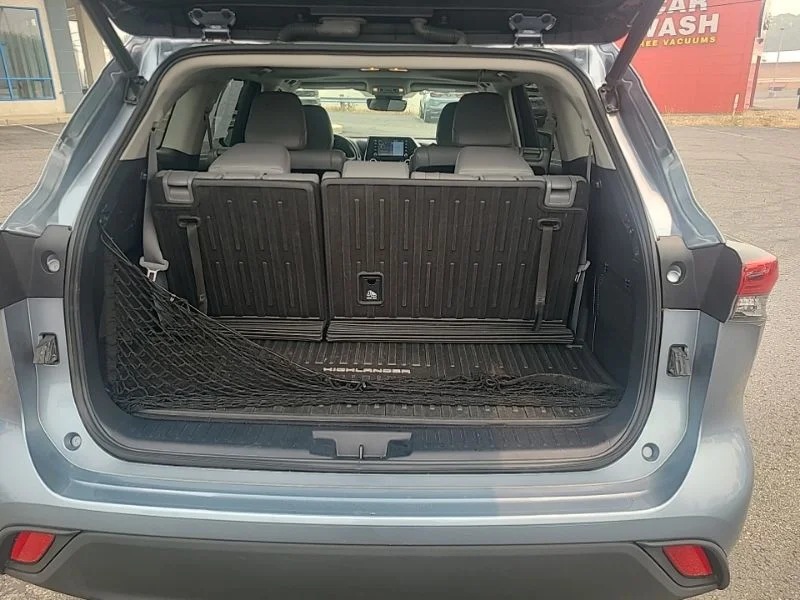 Used 2021  Toyota XLE image 11