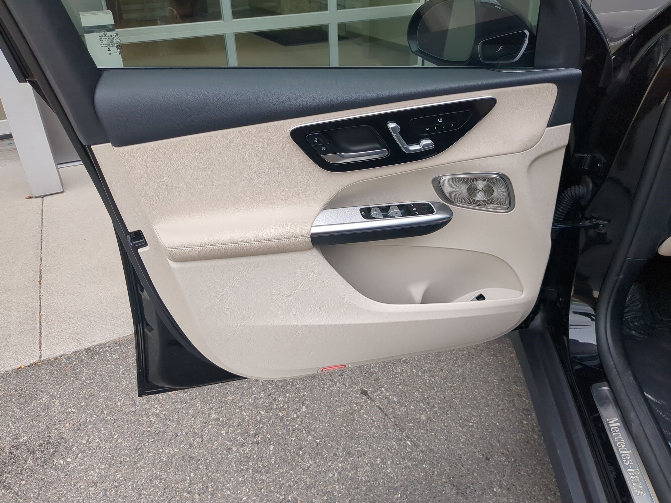 Used 2025 Black Mercedes-Benz GLC 350e image 12
