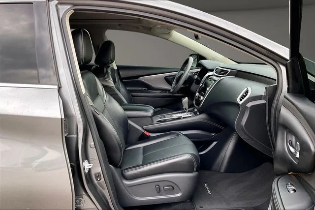 Used 2021 Gray Nissan SL image 7
