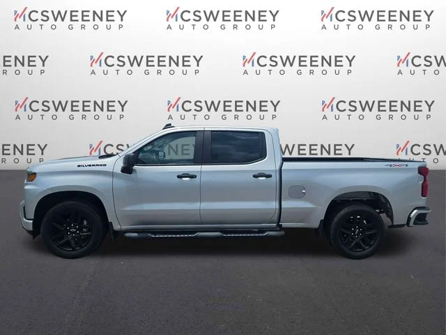 Used 2022 Silver Chevrolet Custom image 2