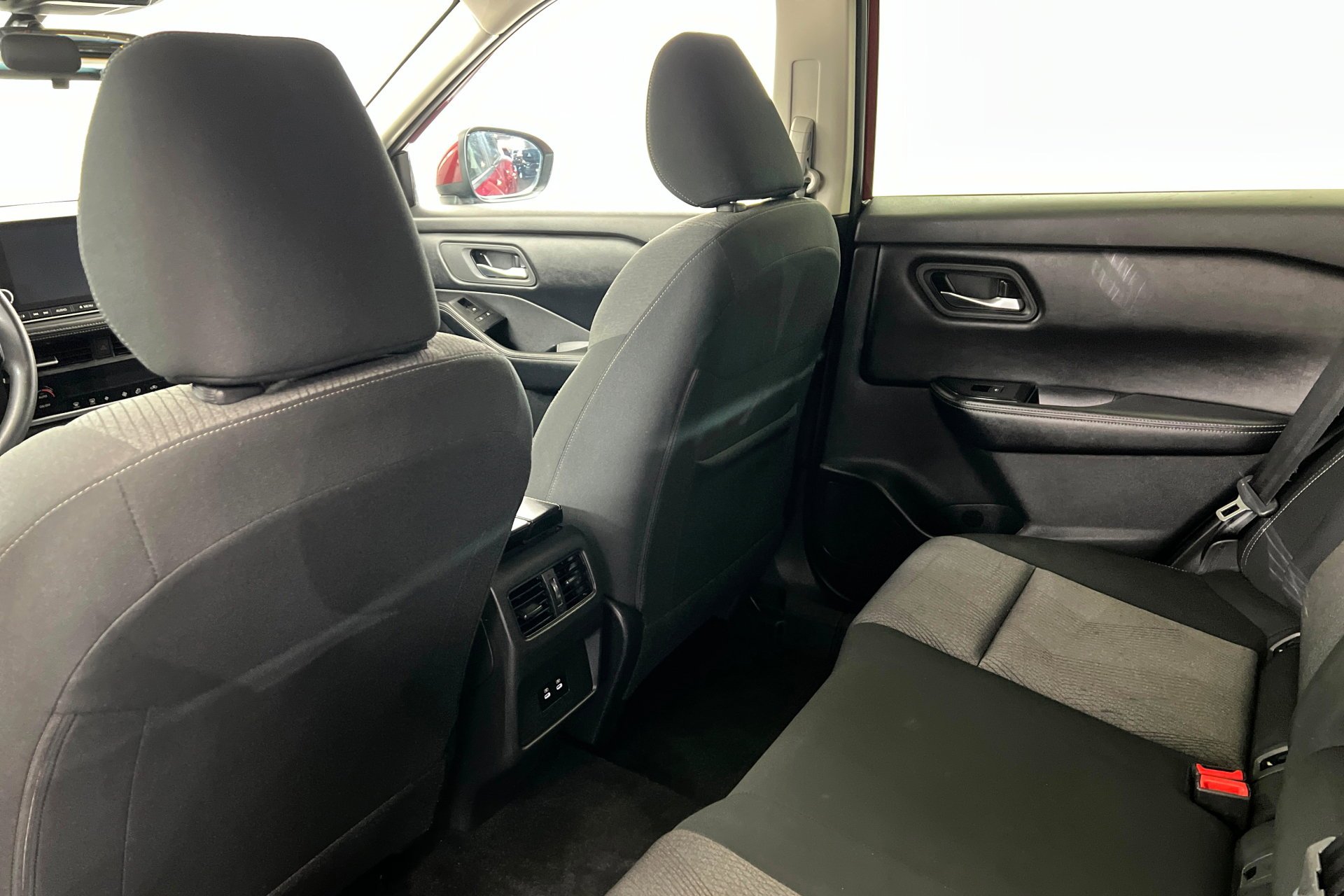 2024 Nissan Rogue SV - Photo 20