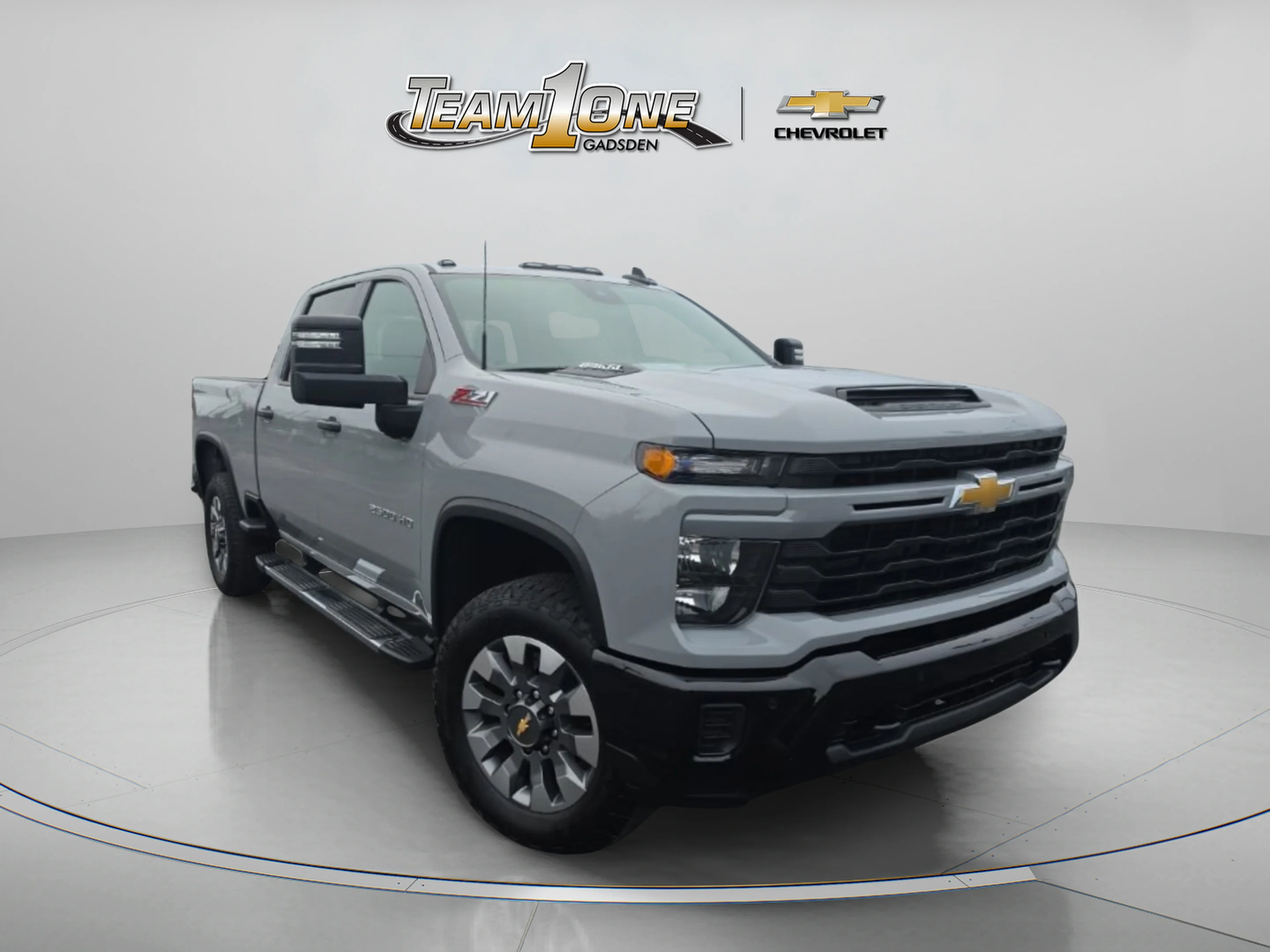Used 2025 Slate Gray Metallic Chevrolet Custom image 1