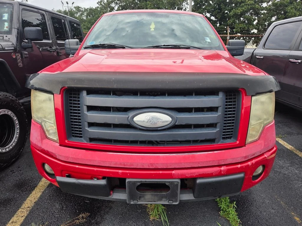 Used 2009 Red Ford  image 2