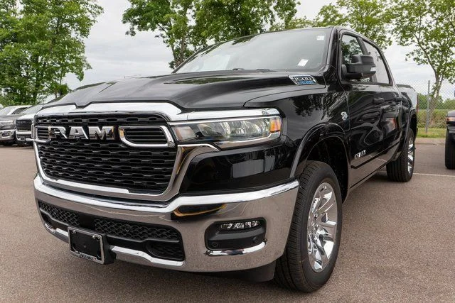 New 2026 Diamond Black Crystal Pearl-Coat Exterior Paint RAM Big Horn/Lone Star image 2